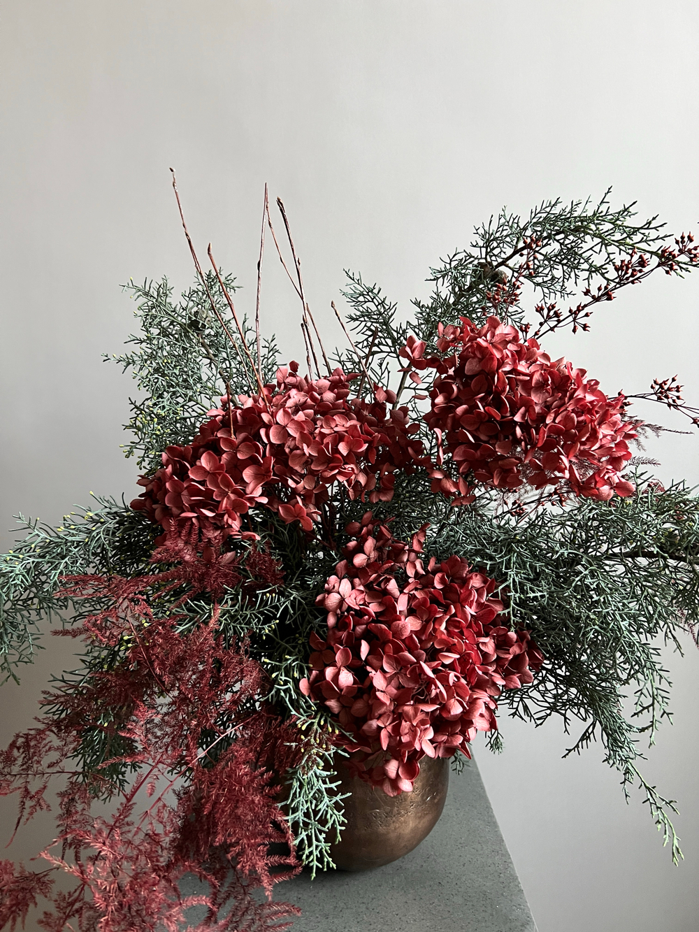 Композиция из хвойных растений "Тайный лес"