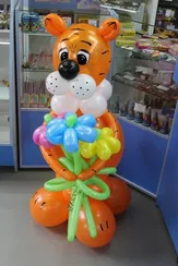 Тигр с цветами