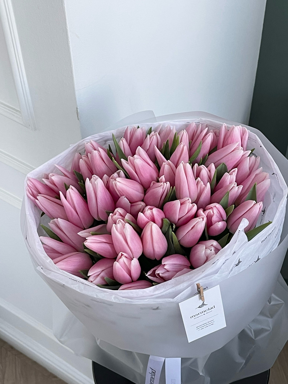 Букет из 51 нежно-розового тюльпана