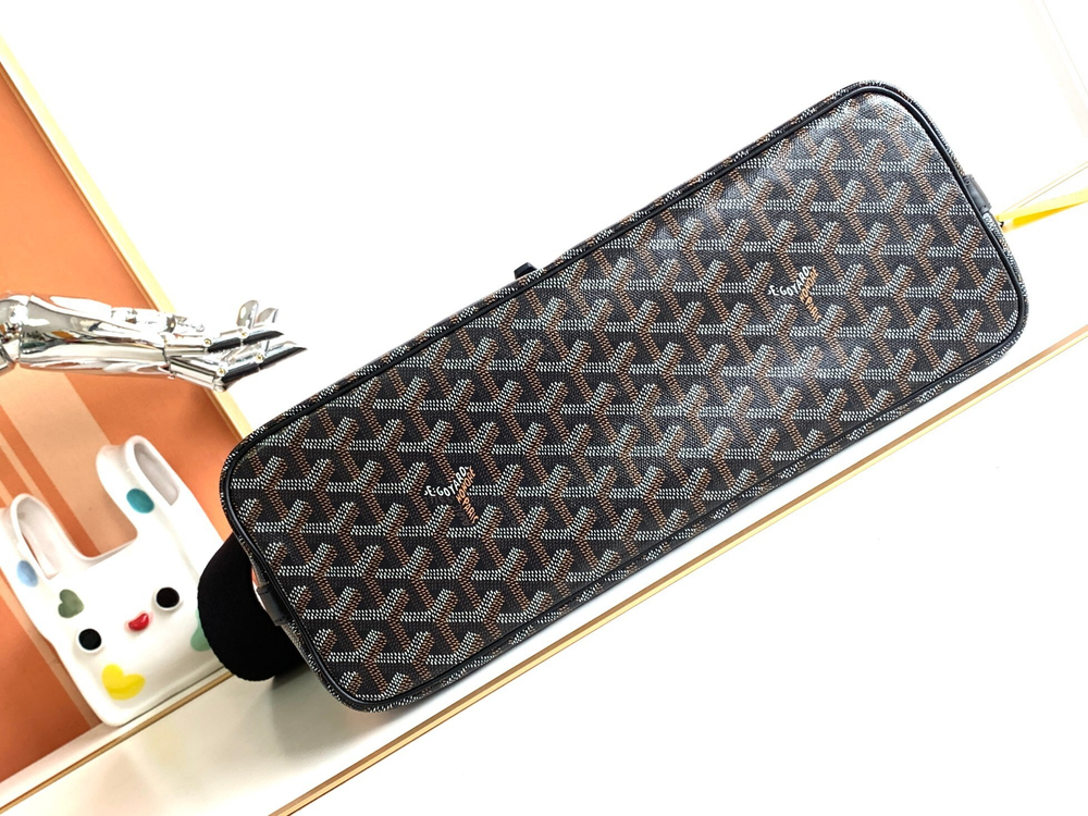 Goyard Capetien MM Messenger Bag