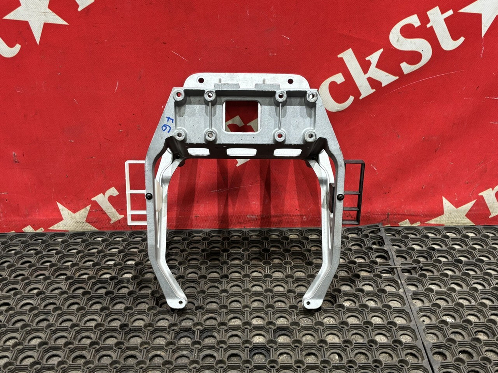 Кронштейн рулевой колонки 2024г