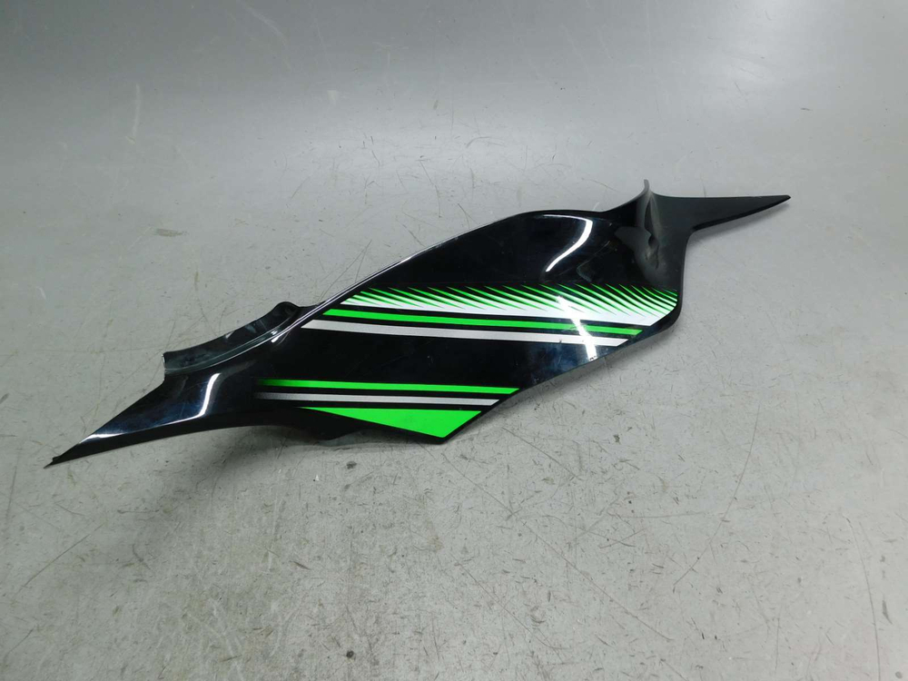 Пластик боковой правый Kawasaki ZX6R 36001-0595 029530