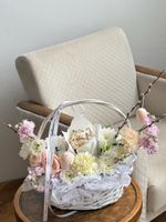 Корзина пасхальная в нежных оттенках. Кулич 130 гр