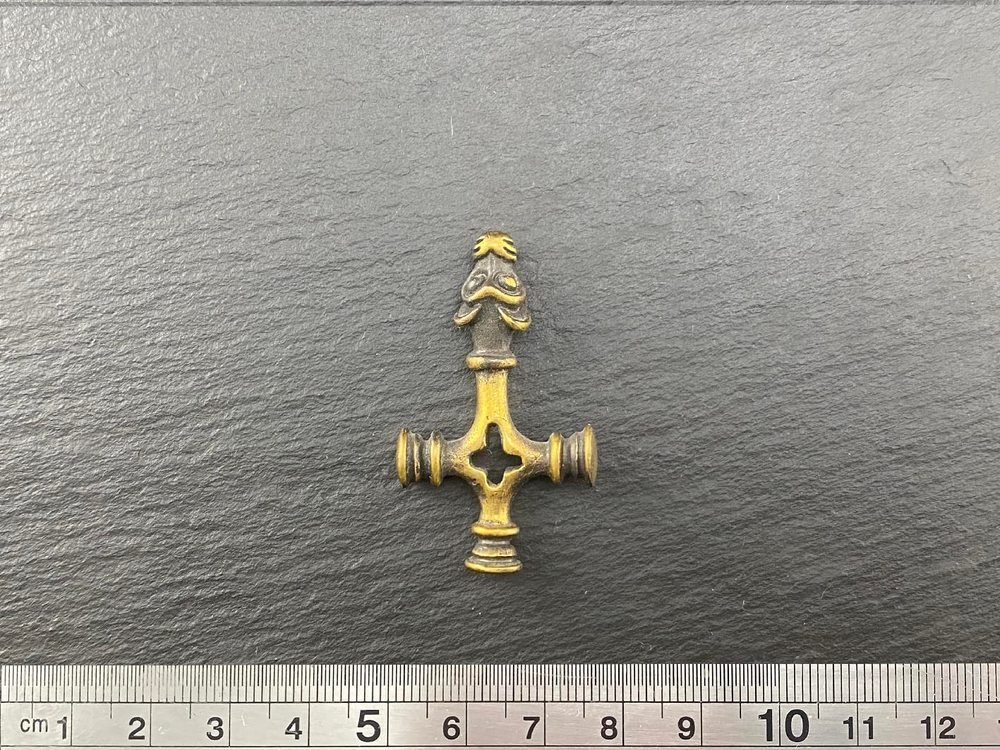 Исландский крест 10 в. (Мьёльнир)