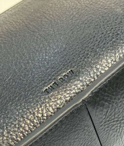 Сумка The Row Half Moon из зернистой кожи