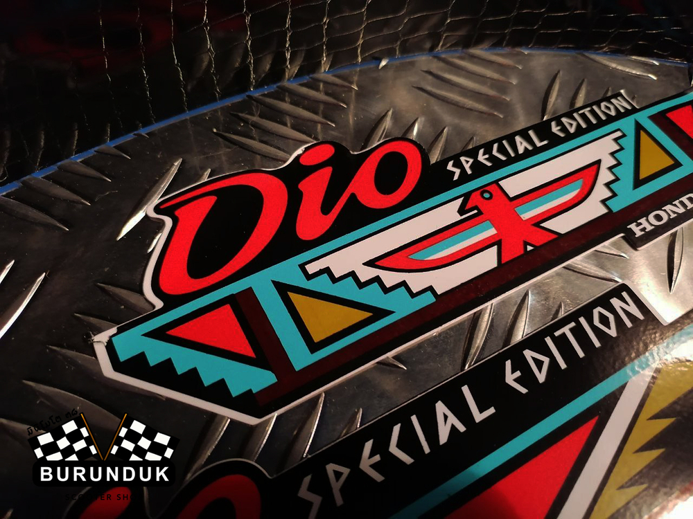СТИКЕР "logo ethnic" DIO
