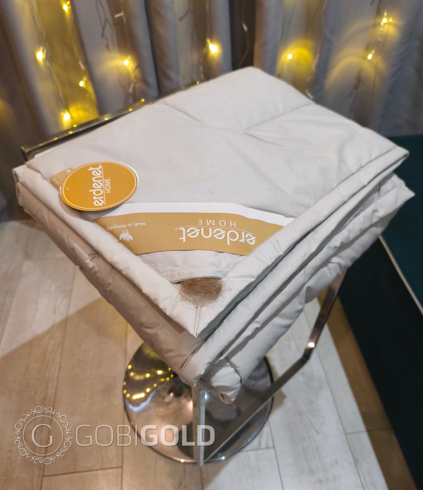 Одеяло стеганое из 100% верблюжьего пуха 150х200 см. (ERDENET) - светло-серое