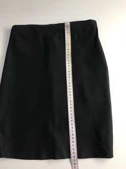 Юбка обтягивающего кроя, визуально на 40 размер