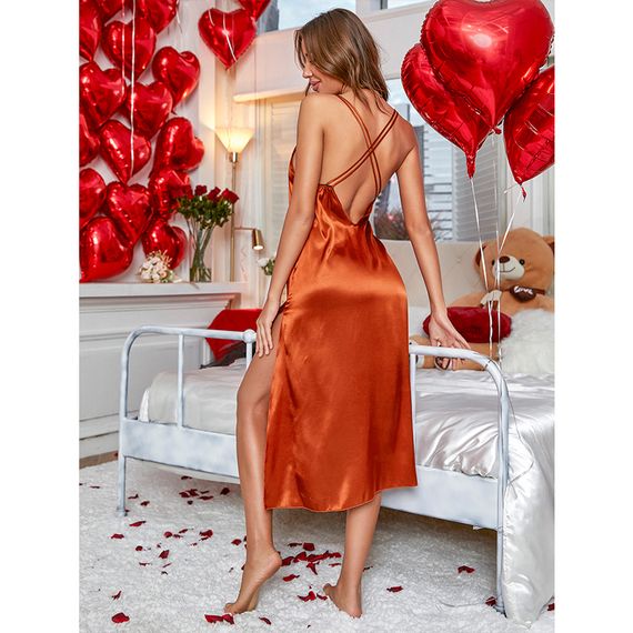 Qadın üçün ipək əlbisə kirəmit