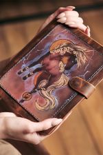 Чехол для карточек «Городские мотивы» красный