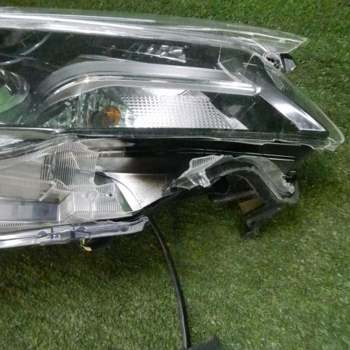 Битая Фара правая Subaru Outback 5 (2017-2021) LED