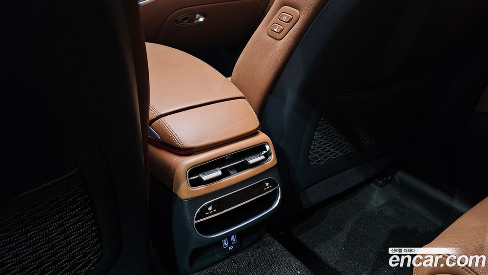 Genesis GV70 2.5T Бензин AWD (10.2021)