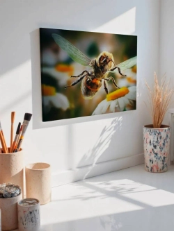 Картина на стену 40 X 50 Оса
