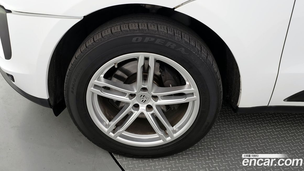 Porsche Macan 2.0 (02.2021)