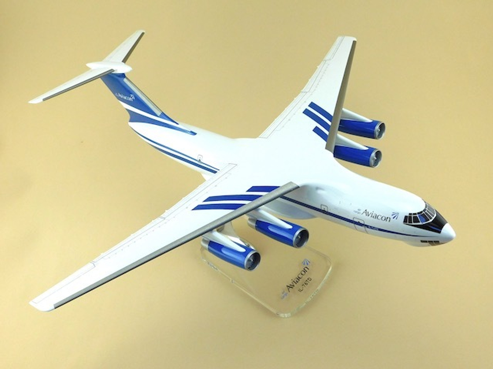 Модель самолета Ил-76ТД (М1:100, Авиакон Цитотранс)