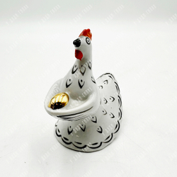 Статуэтка Курочка с золотым яйцом. Фарфор, золочение, ручная роспись. СССР. Вербилки. 1966 г.