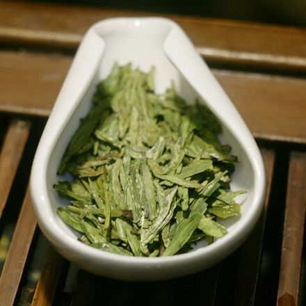 Колодец Дракона (Лун Цзин), весна 2025