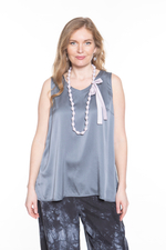 ТОП С V-ОБРАЗНЫМ ВЫРЕЗОМ