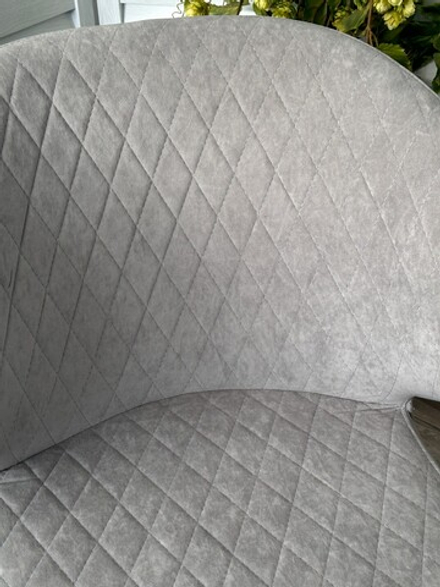 Стул М-City DISAUR Хилтон поворотный на 360 градусов, B22 Серый, Велюр, Черный каркас