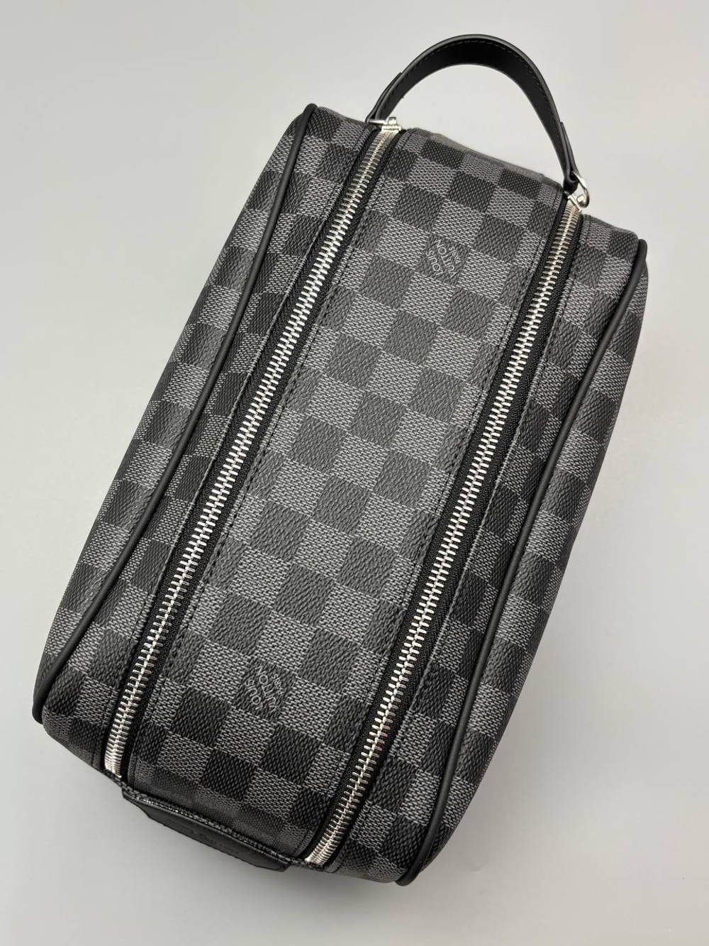 Несессер Louis Vuitton