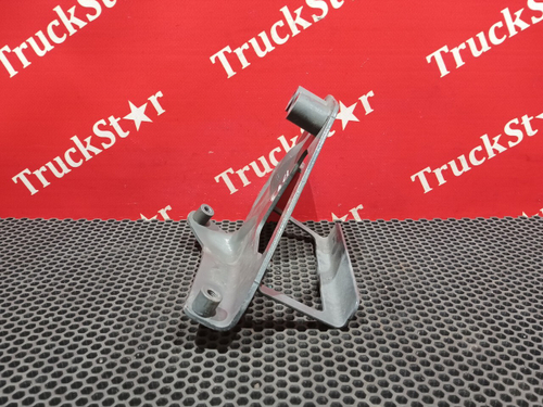 Кронштейн бампера правый 2018г