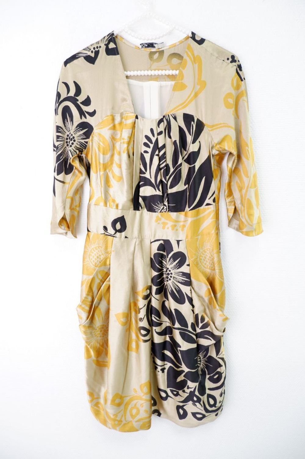 Платье BGN шелковое 42 размер