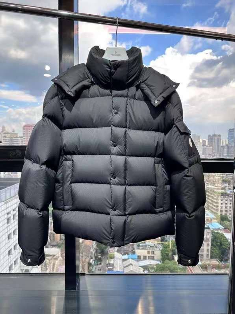 Пуховик Moncler
