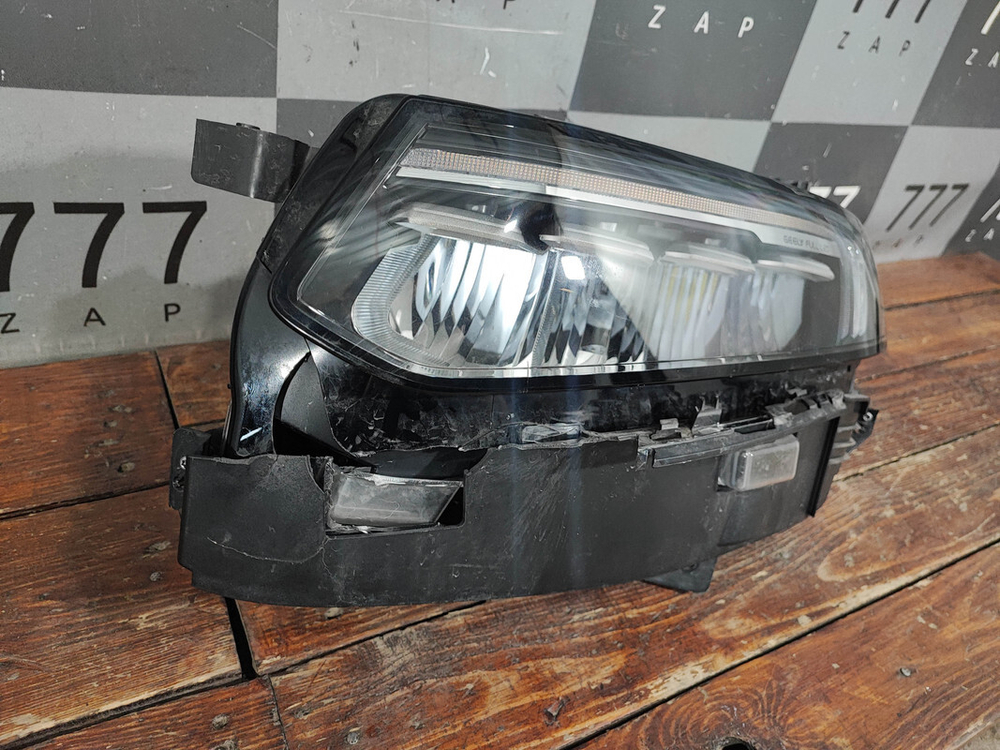 Фара левая LED Geely Tugella 19-нв Б/У Оригинал 7051026800