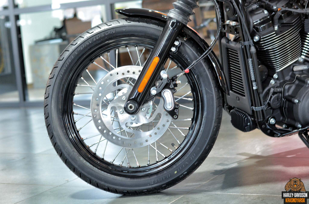 Мотоцикл Harley-Davidson Street Bob 114 (Vivid Black)
