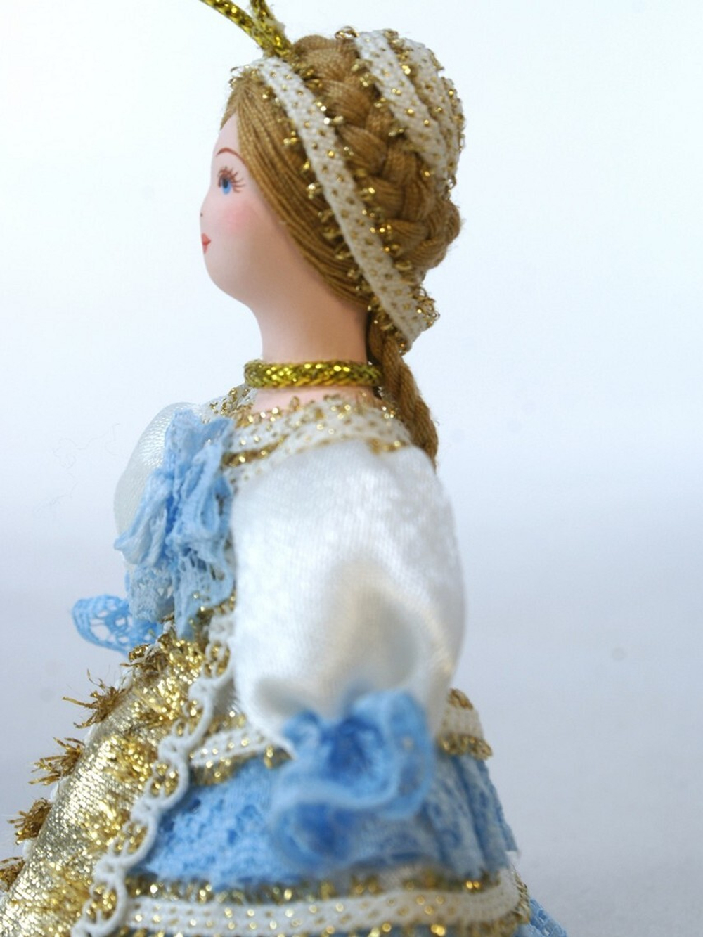 Кукла-подвеска Дама в бальном платье.