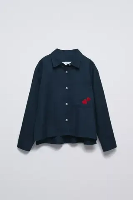 ZARA РУБАШКА С КАРМАНОМ С ВЫШИВКОЙ, МОРСКОЙ СИНИЙ