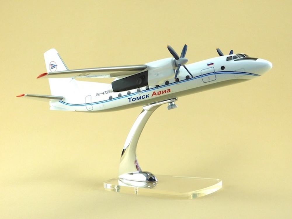 Модель самолета Ан-24РВ (М1:72, Томск Авиа)