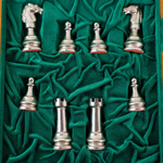 Металлический подарочный шахматный набор