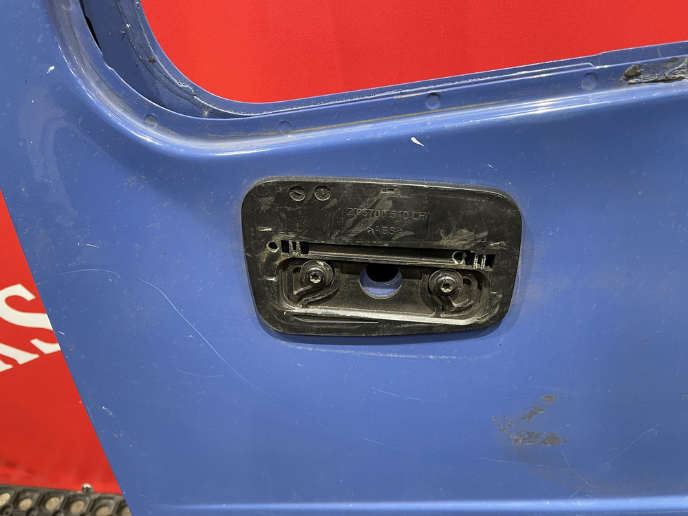 Дверь левая каркас