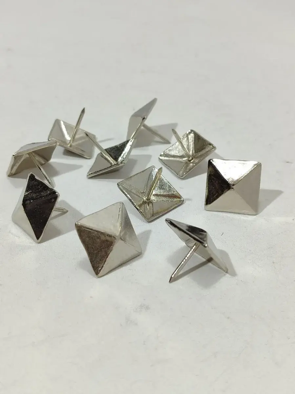 Мебельные гвозди декоративные для обивки мебели