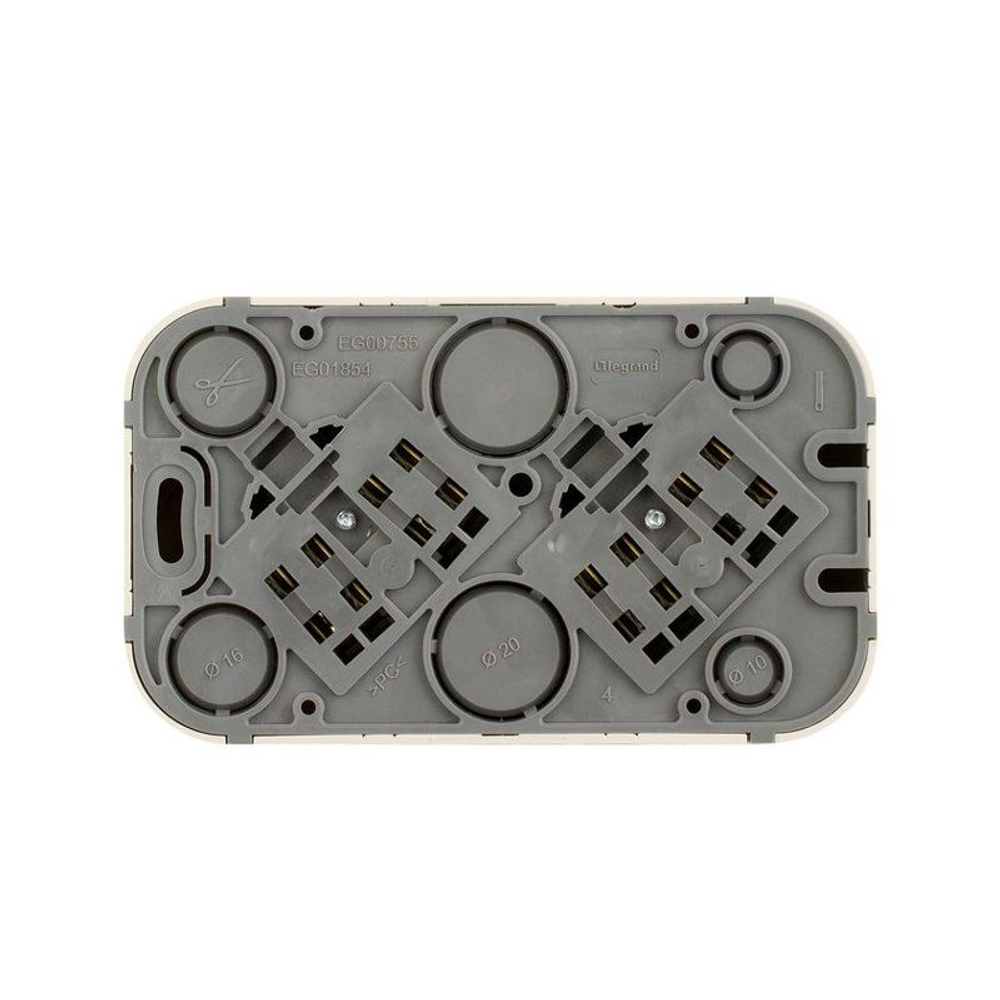 Розетка 2-м ОП Quteo 16А IP20 250В 2х2P+E с заземл. без защ. шторок бел. IEK 782233