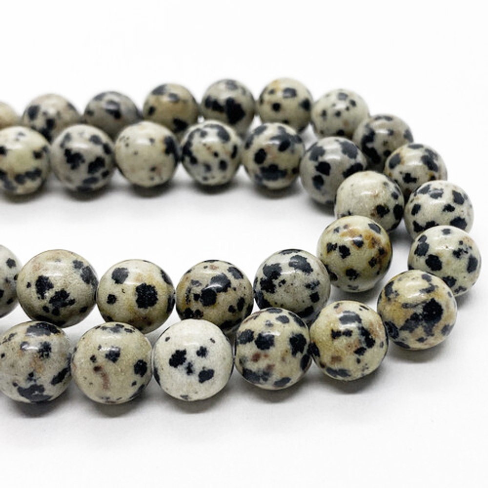 Бусины "Далматин" (порфир), диаметр 8,5-8,7 мм, цена за 22-23 шт (1/2 нити)