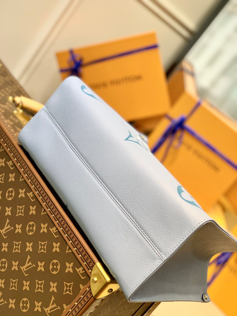 Louis Vuitton OnTheGo MM