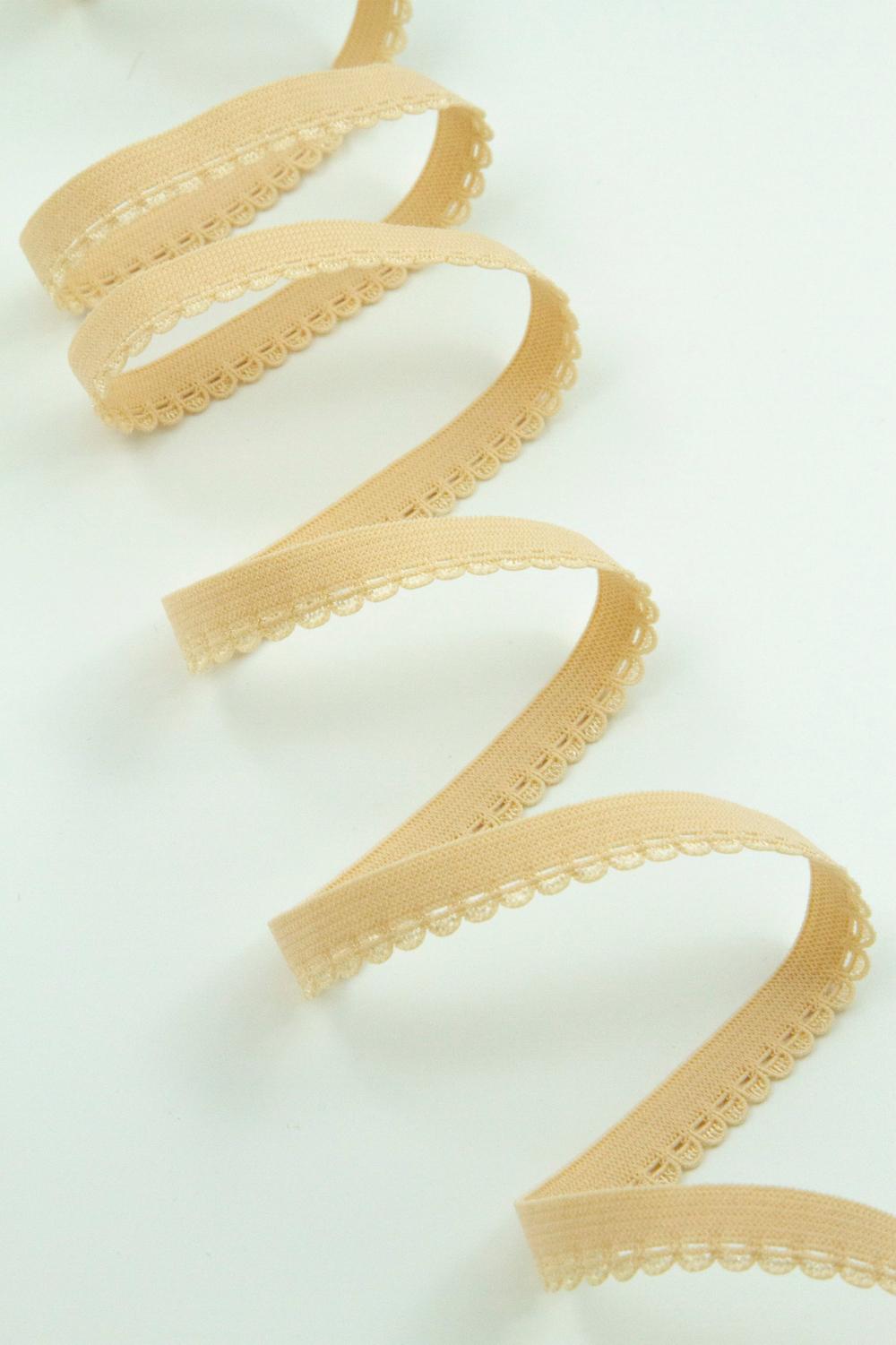 Резинка бельевая ажурная 10 мм с учетом фестона бежевая
