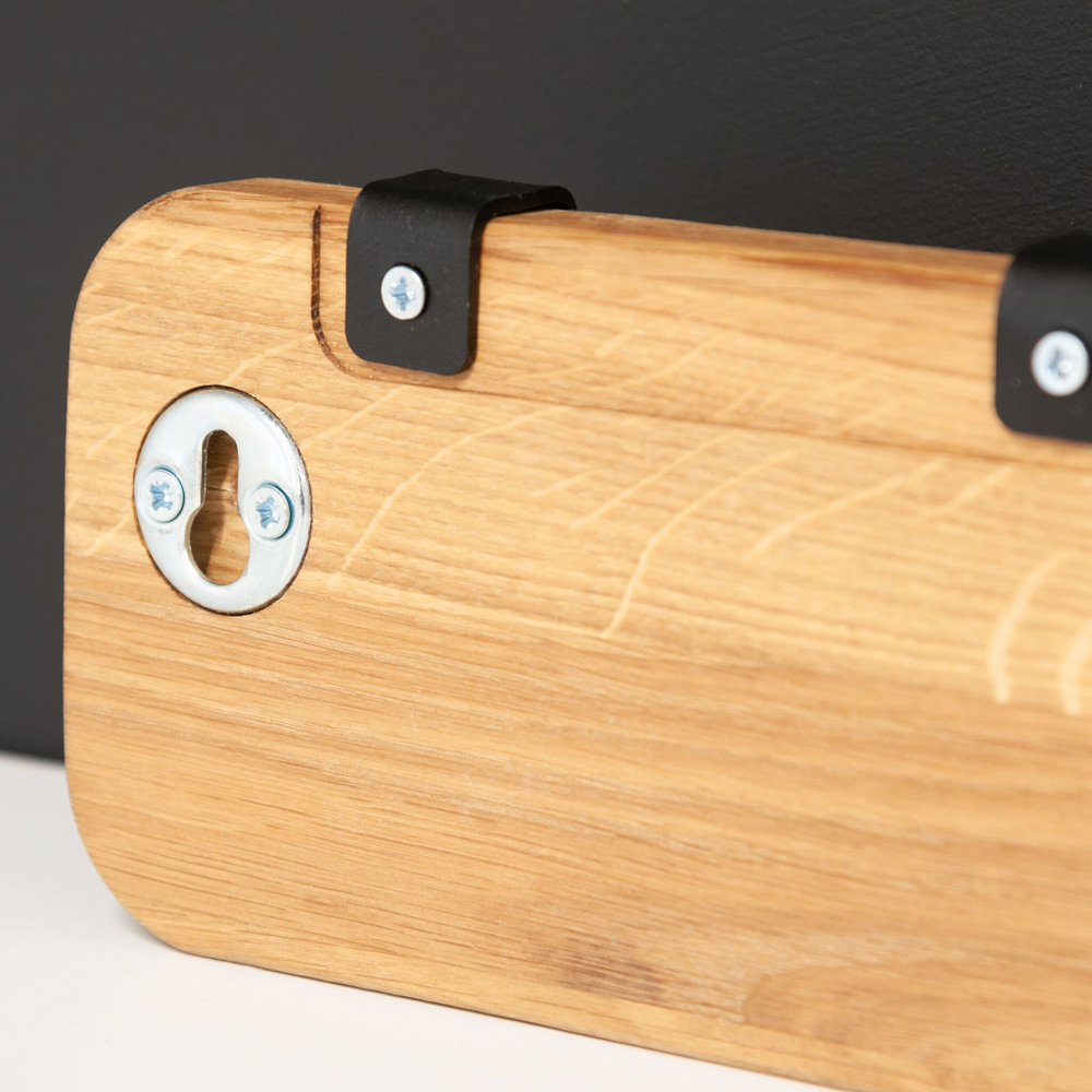 Настенная вешалка для одежды из дуба