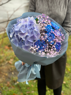 Букет цветов Гортензия  + голубые диантусы