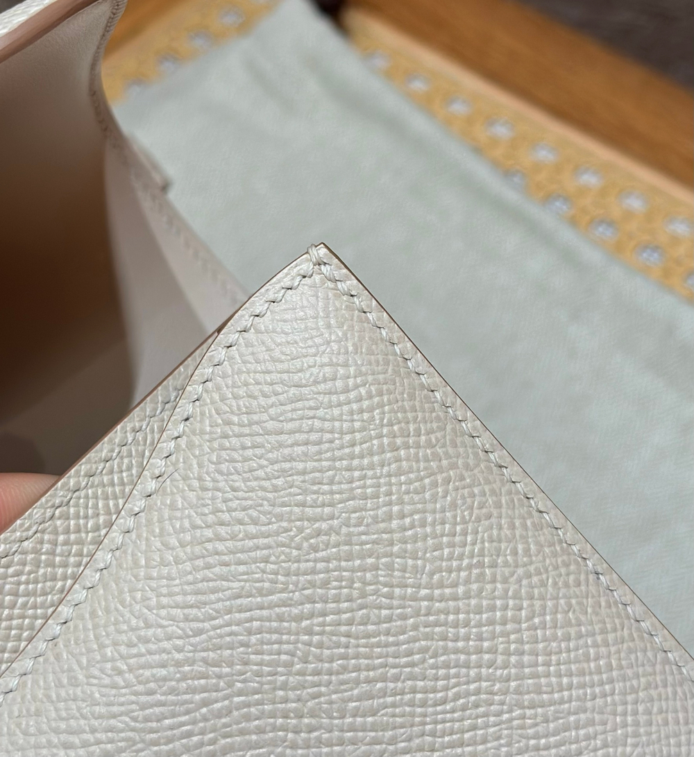 Hermes Constance 18