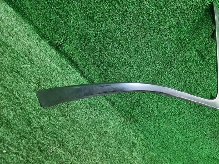 Молдинг решетки радиатора Lexus RX 4 (2019-2022)