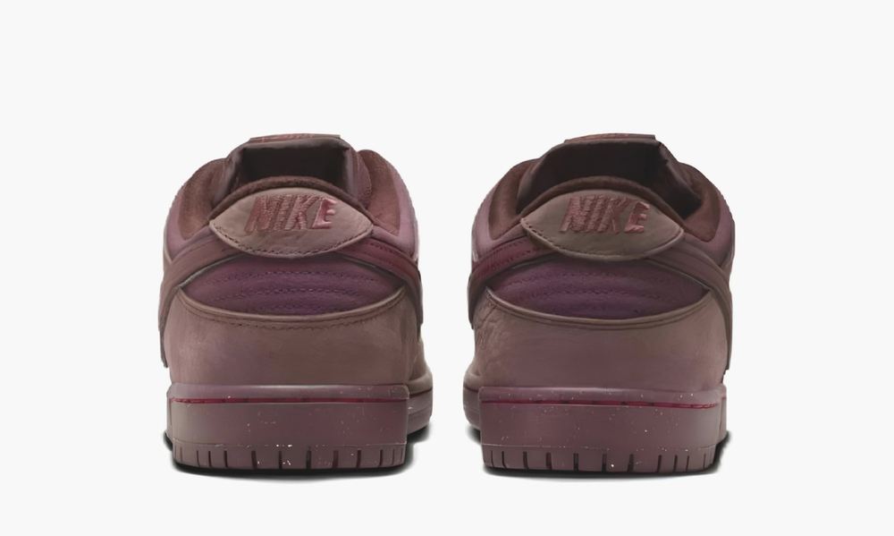 Nike SB Dunk "Low City Of Love Burgundy Crush"