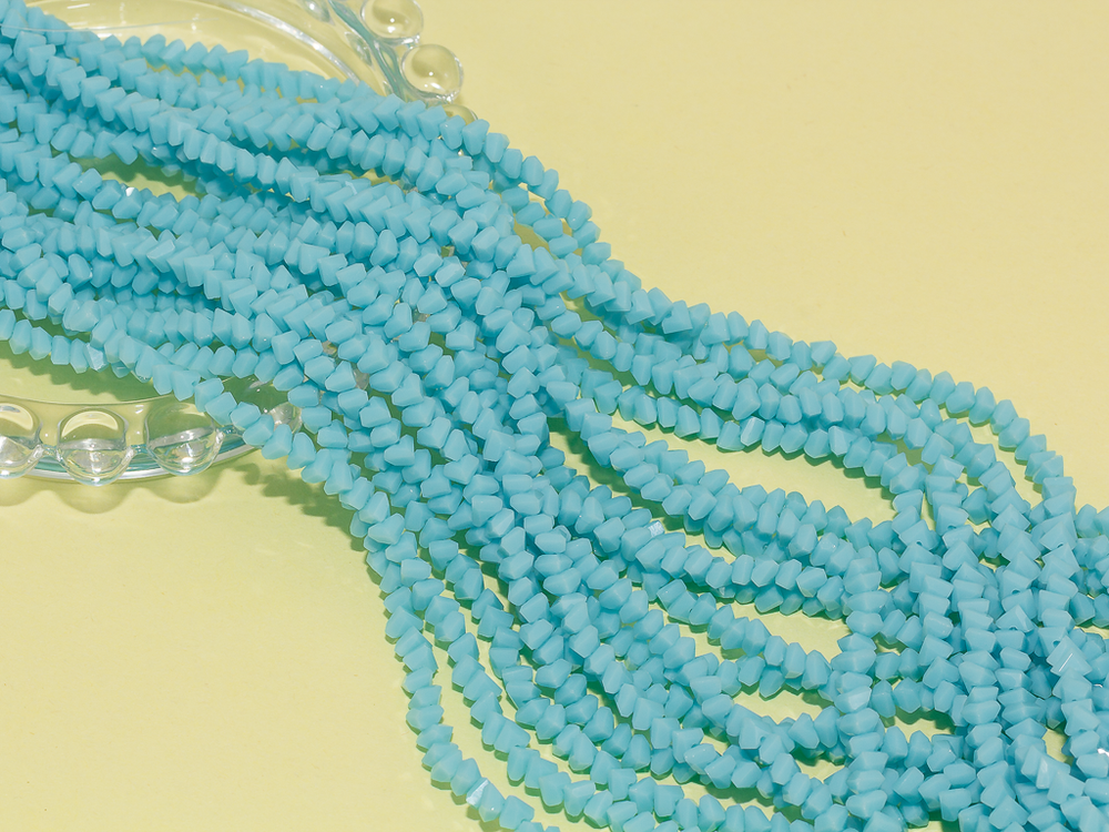 Нить бусин для украшений 4мм (ювелирное стекло)