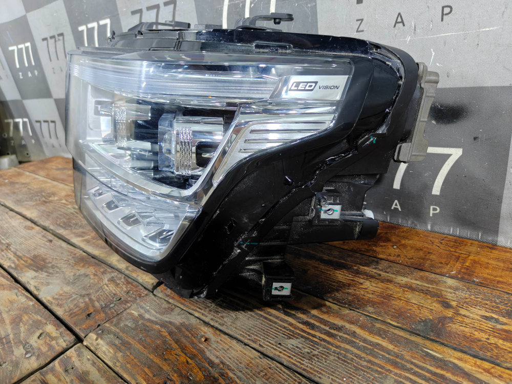 Фара левая LED Tank 500 21-нв Б/У Оригинал 4121104XKV3AA