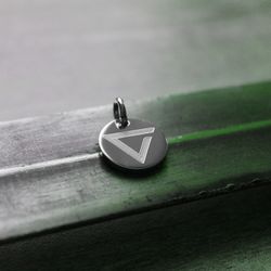 Подвеска Ведьмачьй знак Аксий с гравировкой на заказ