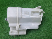 Бачок омывателя Toyota RAV4 4 CA40 (2012-2019)