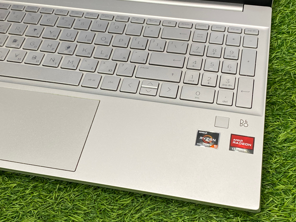 Ноутбук HP 15.6 R5 5500U/8GB/512GB/ Pavilion 15-eh1029ur[491L0EA]/Windows 10