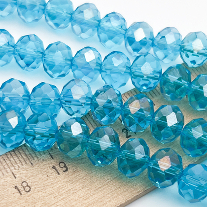 Бусины рондель с огранкой, стекло, цвет голубой, размер около 7,7*9,7 мм, цена за 24-25 шт (1/2 нити)